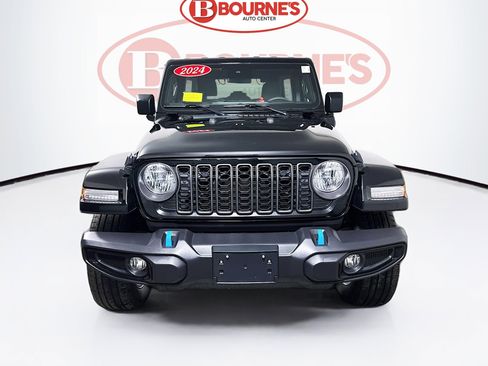 Used 2024 Jeep Wrangler Unlimited w/ Convenience Group image 4