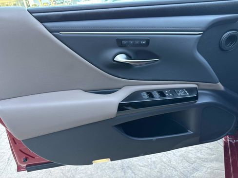 New 2025 Lexus ES 350 w/ Premium Package image 18