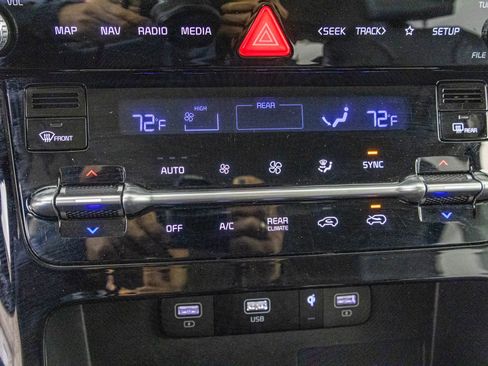 Used 2023 Kia Carnival SX image 26