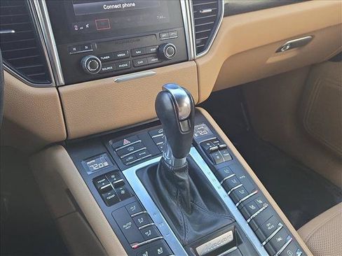 Used 2018 Porsche Macan AWD/4WD image 12