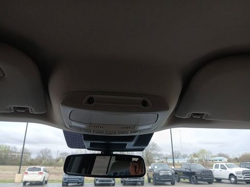 Used 2021 Ford Expedition Limited image 17