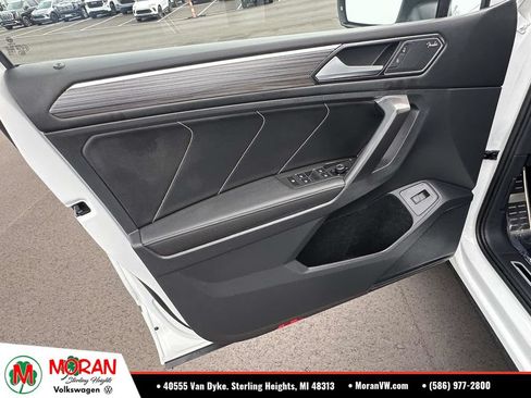 Used 2022 Volkswagen Tiguan SEL R-Line AWD/4WD image 17