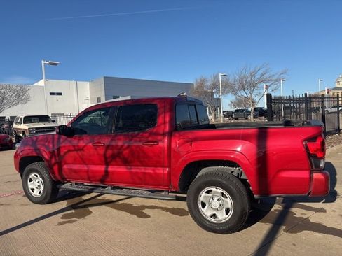 Used 2019 Toyota Tacoma SR image 8