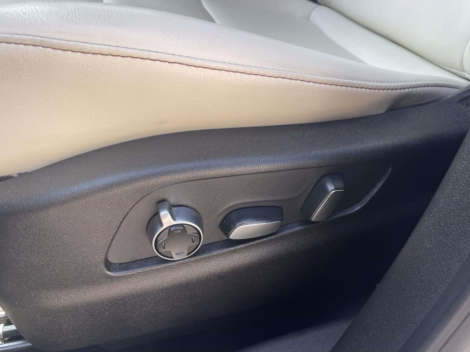Used 2019 Cadillac XT4 Sport FWD image 14