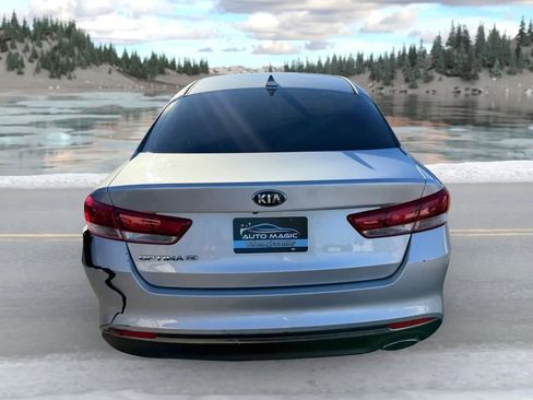 Used 2017 Kia Optima LX image 4