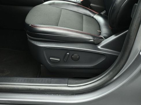 Certified 2025 Ford Escape ST-Line image 11