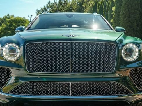 Used 2022 Bentley Bentayga AWD/4WD image 23