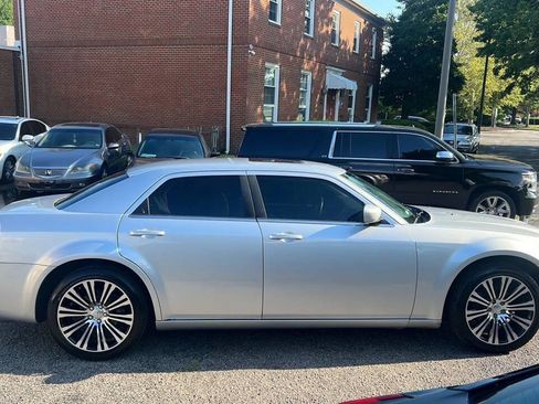 Used 2006 Chrysler 300 Touring w/ Sound Group RWD image 4