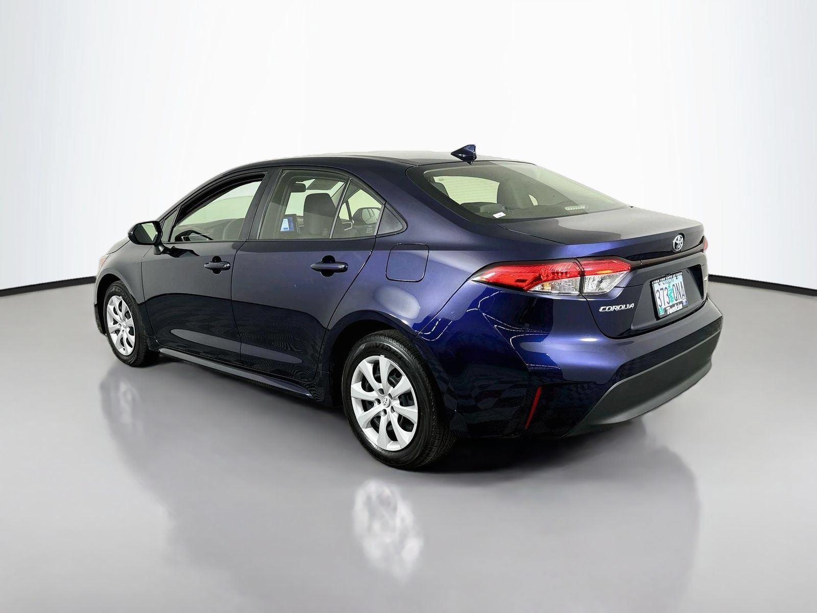 Used 2023 Toyota Corolla LE FWD image 5