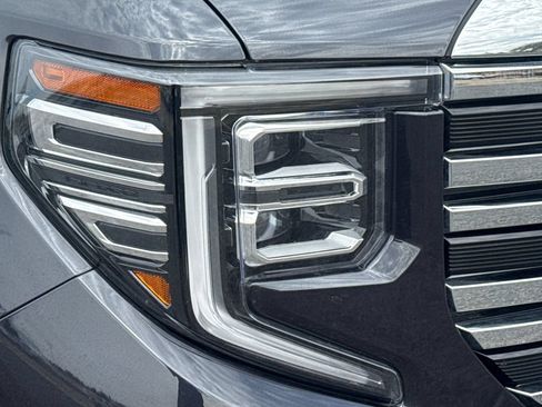 Used 2025 GMC Sierra 1500 SLT AWD/4WD image 43