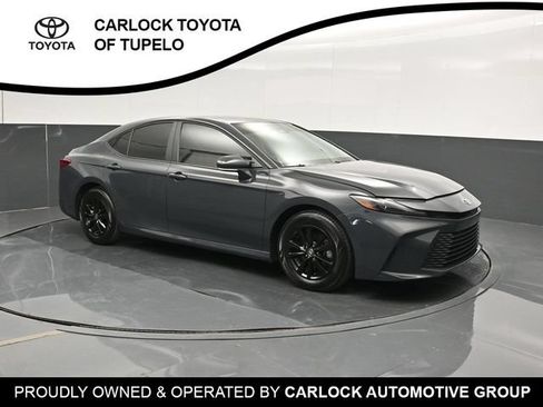 Used 2025 Toyota Camry LE FWD image 6