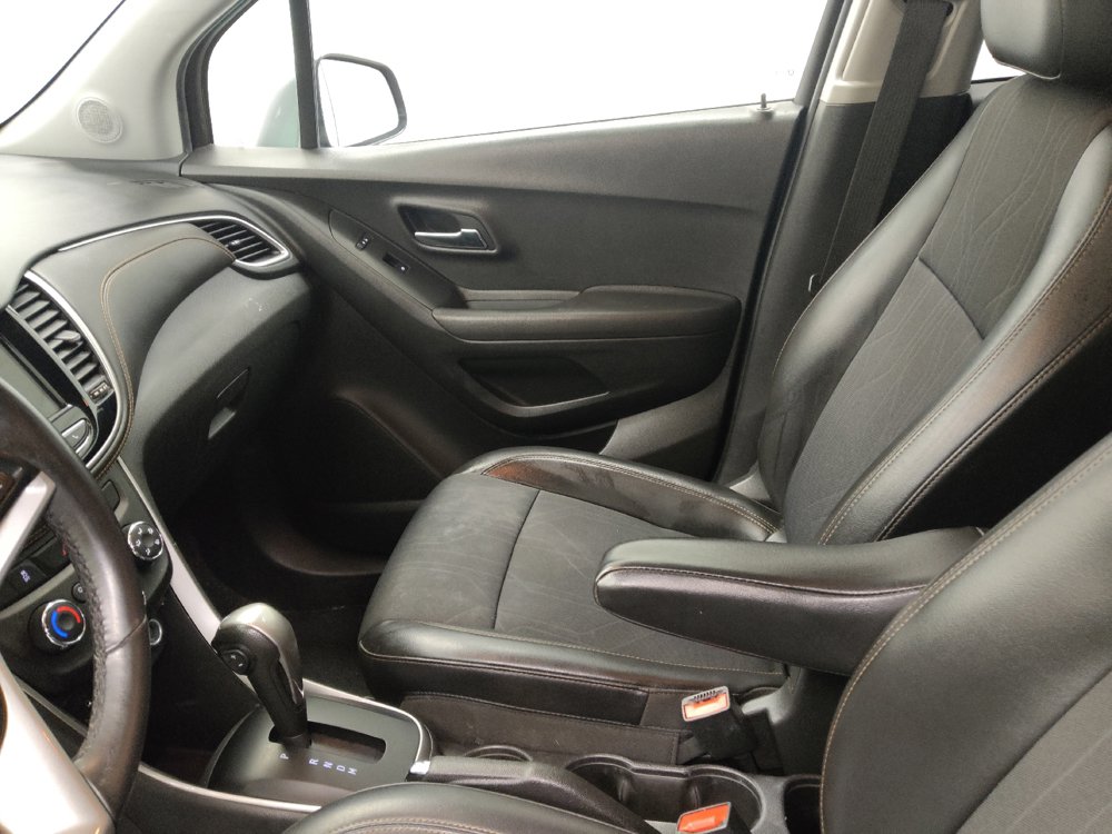 Used 2019 Chevrolet Trax LT w/ LT Convenience Package AWD/4WD image 22