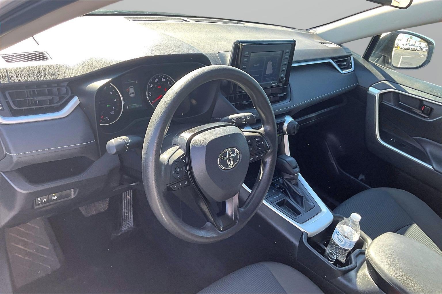 Used 2022 Toyota RAV4 LE w/ Carpet Mat Package (TMS) FWD image 20