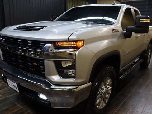 Used 2023 Chevrolet Silverado 2500 LT w/ Convenience Package AWD/4WD image 6
