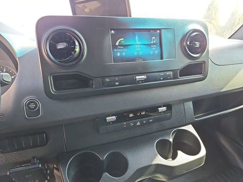 Used 2020 Mercedes-Benz Sprinter 4500 image 15