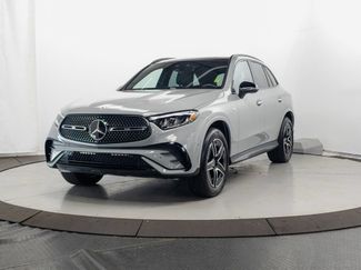 Used 2025 Mercedes-Benz GLC 350e 4MATIC w/ AMG Line video 3