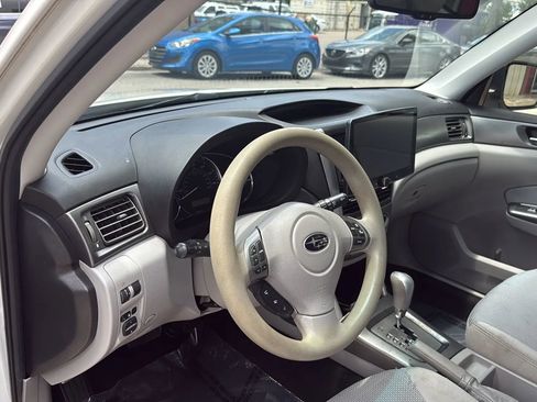 Used 2013 Subaru Forester 2.5X Premium AWD/4WD image 12