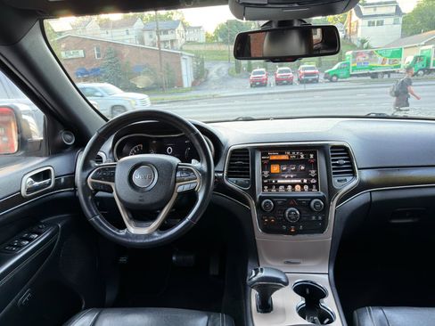 Used 2015 Jeep Grand Cherokee Limited w/ Trailer Tow Group IV AWD/4WD image 20