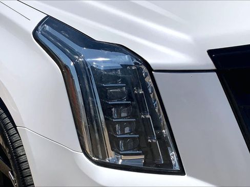 Used 2019 Cadillac Escalade Premium Luxury AWD/4WD image 28