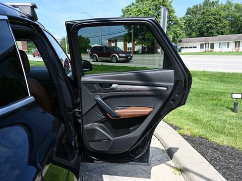 Used 2020 Audi Q5 2.0T Premium Plus w/ Premium Plus Package AWD/4WD image 20