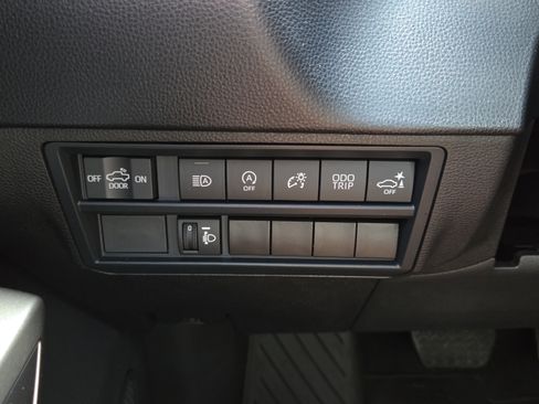 Certified 2025 Toyota Tundra SR5 w/ SR5 Convenience Package AWD/4WD image 18