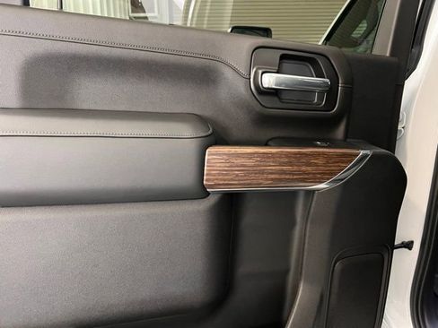 Used 2023 Chevrolet Silverado 2500 High Country w/ Technology Package image 14