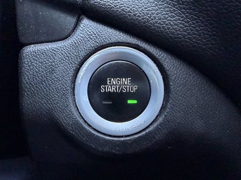 Used 2018 Chevrolet Equinox LT AWD/4WD image 19