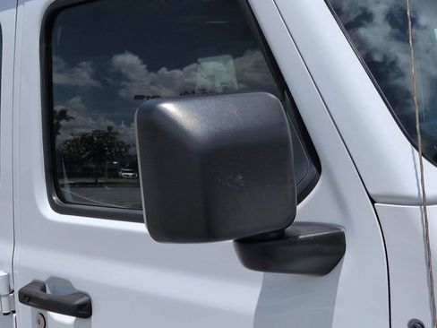 Used 2020 Jeep Wrangler Unlimited Sahara AWD/4WD image 12
