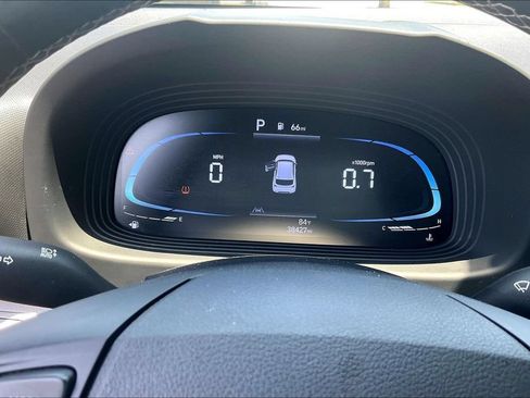 Used 2023 Hyundai Venue SEL FWD image 20