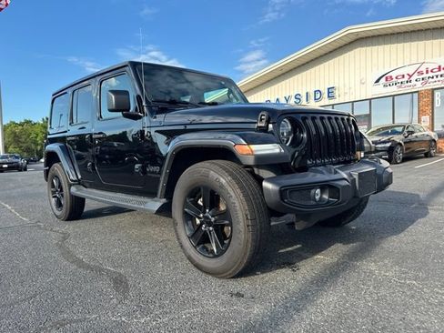 Used 2022 Jeep Wrangler Unlimited Sahara AWD/4WD image 2