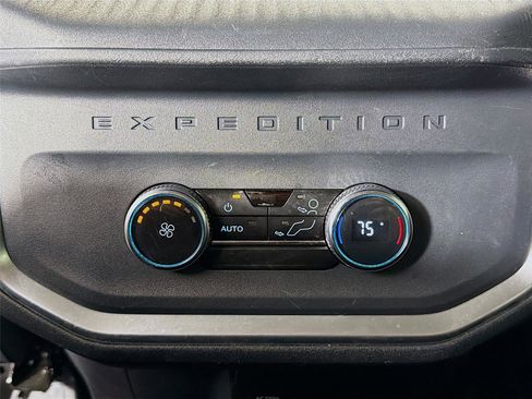 Used 2025 Ford Expedition Max Active AWD/4WD image 27
