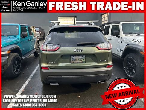 Used 2019 Jeep Cherokee Latitude Plus w/ Cold Weather Group image 9