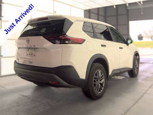 Used 2023 Nissan Rogue S FWD image 3