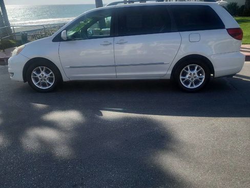 Used 2004 Toyota Sienna XLE FWD image 2