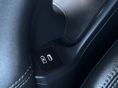 Certified 2025 Honda HR-V EX-L image 31