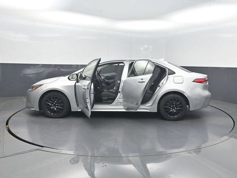 Used 2022 Toyota Corolla LE FWD image 37