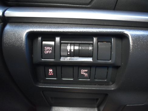 Used 2019 Subaru Crosstrek 2.0i Limited w/ Popular Package #3 image 37