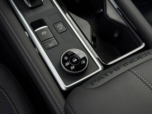 New 2026 Nissan Pathfinder SV image 35