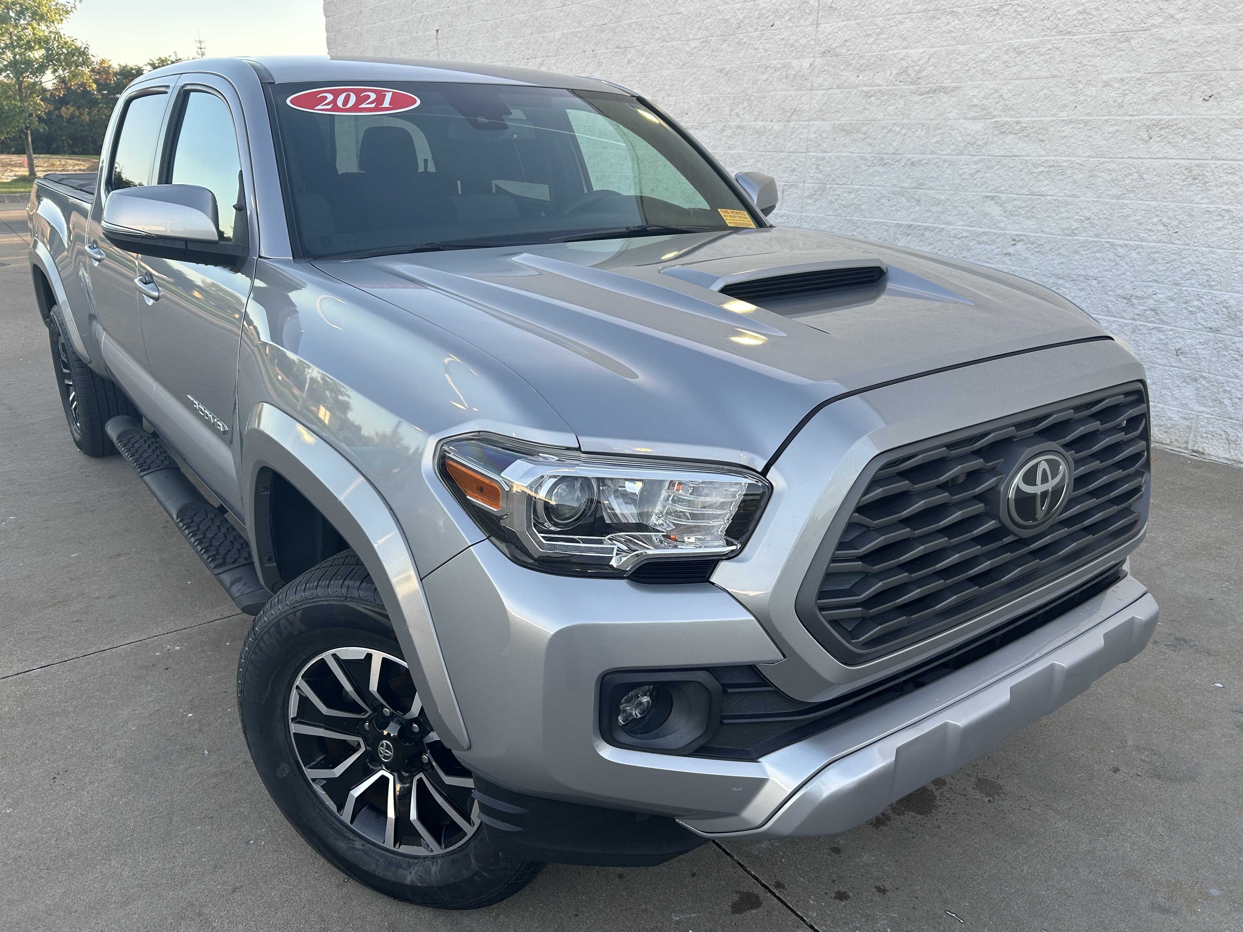 Used 2021 Toyota Tacoma TRD Sport RWD image 3