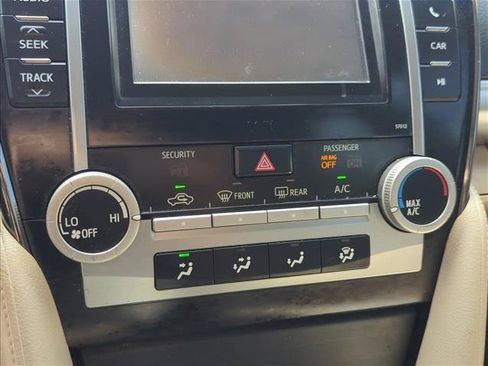 Used 2012 Toyota Camry LE FWD image 21