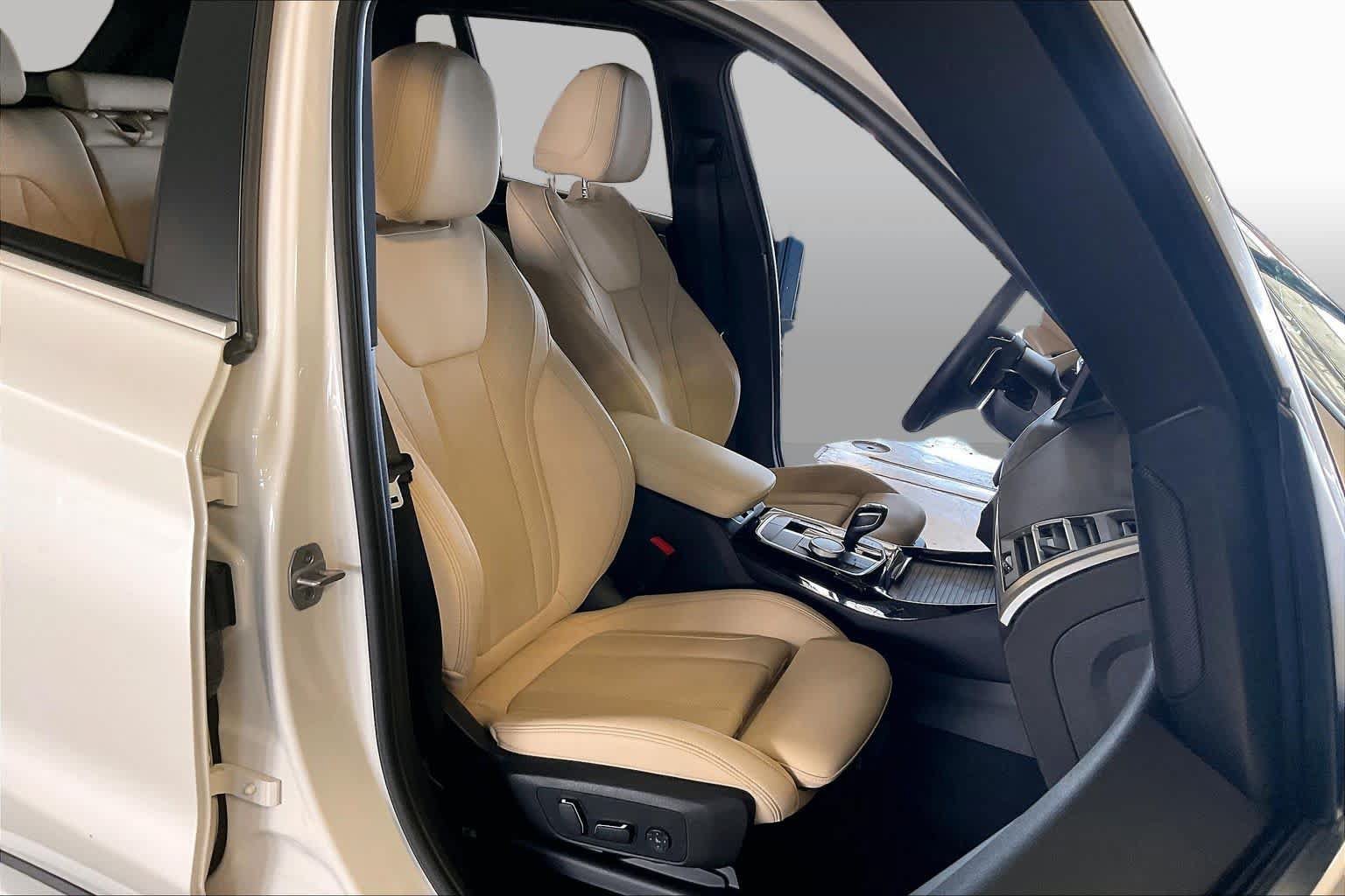 Used 2024 BMW X3 sDrive30i w/ Premium Package RWD image 8