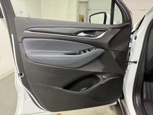 Certified 2023 Buick Enclave Essence FWD image 11