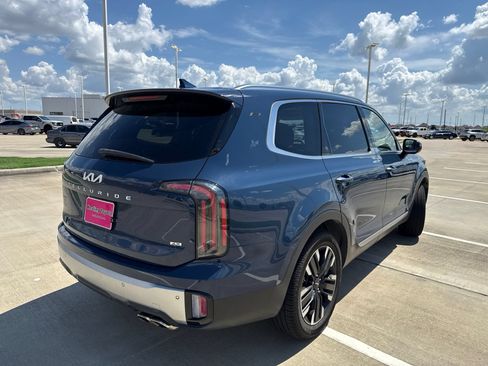 Used 2023 Kia Telluride SX Prestige AWD/4WD image 3