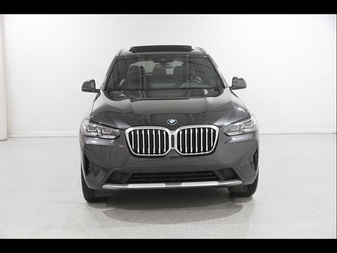 Used 2023 BMW X3 xDrive30i w/ Premium Package AWD/4WD image 2