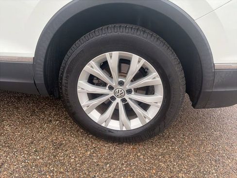 Used 2018 Volkswagen Tiguan SE image 10