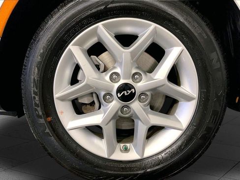 Certified 2025 Kia Soul LX w/ LX Technology Package FWD image 9