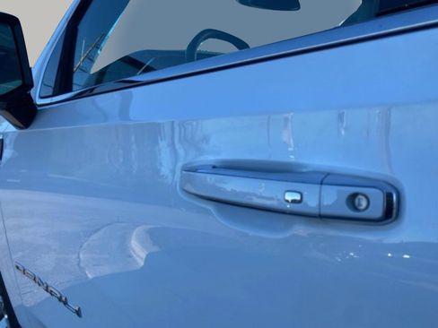 Used 2024 GMC Yukon XL Denali image 11