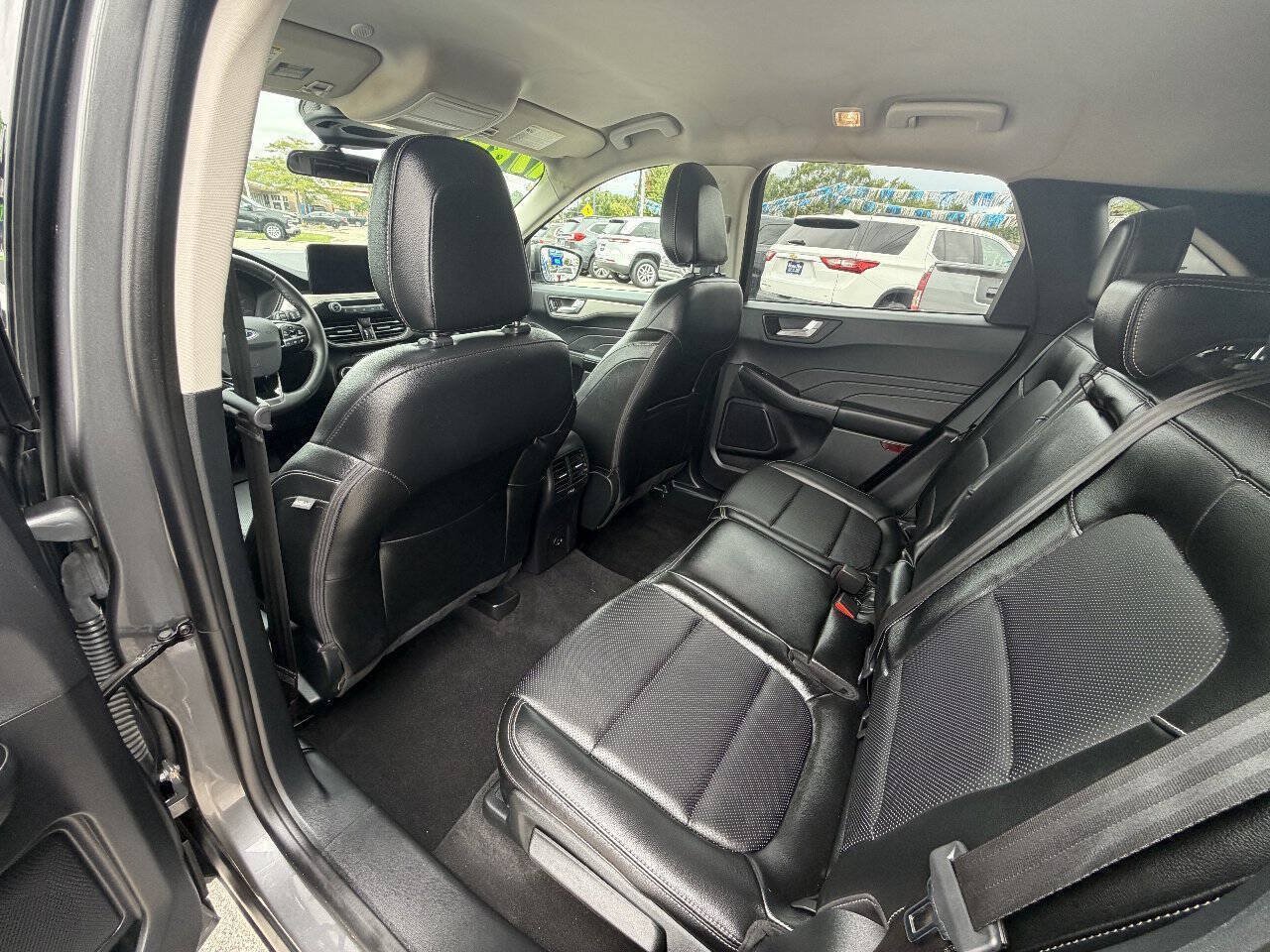 Used 2022 Ford Escape SEL w/ Equipment Group 302A AWD/4WD image 15