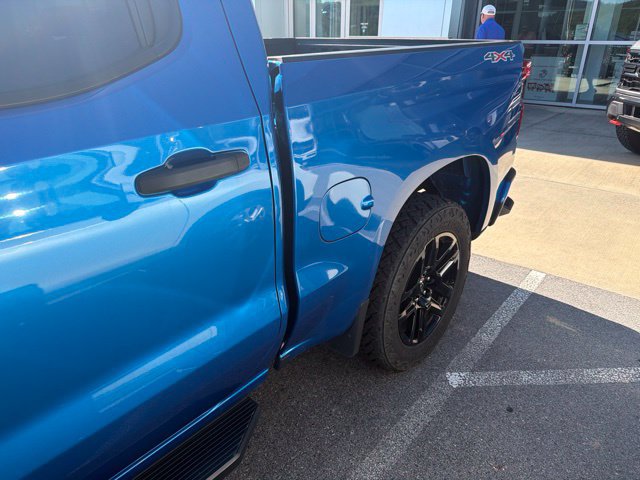 Used 2022 Chevrolet Silverado 1500 Custom w/ LPO, Dark Essentials Package AWD/4WD image 10