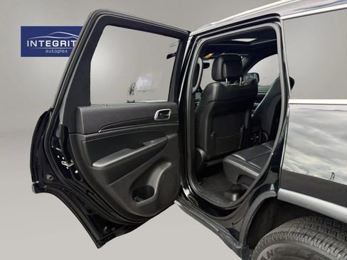 Used 2020 Jeep Grand Cherokee Limited w/ Premium Lighting Group image 29